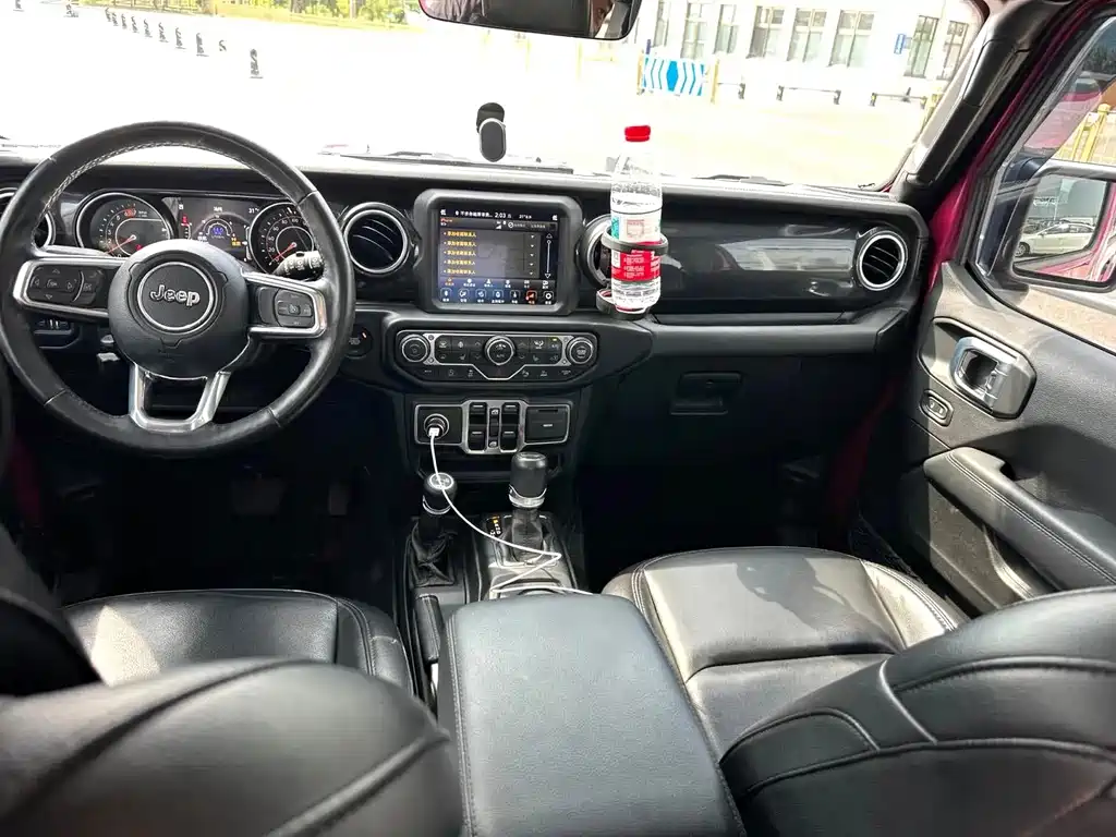 Jeep Wrangler — фото 4