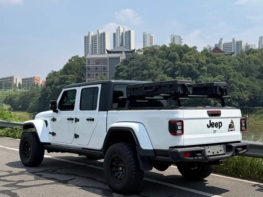 Jeep Gladiator — фото 3