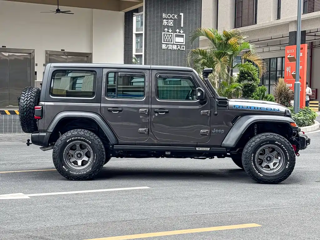 Jeep Wrangler PHEV — фото 2