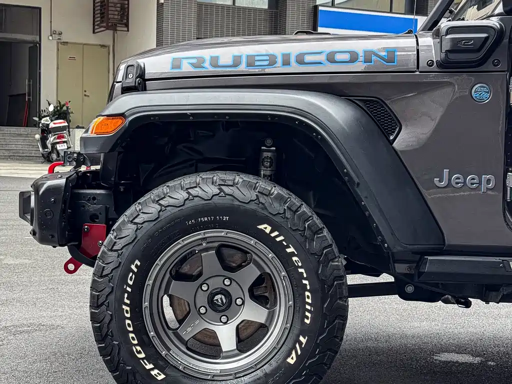 Jeep Wrangler PHEV — фото 18