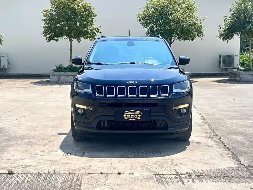 Jeep Compass — фото 2