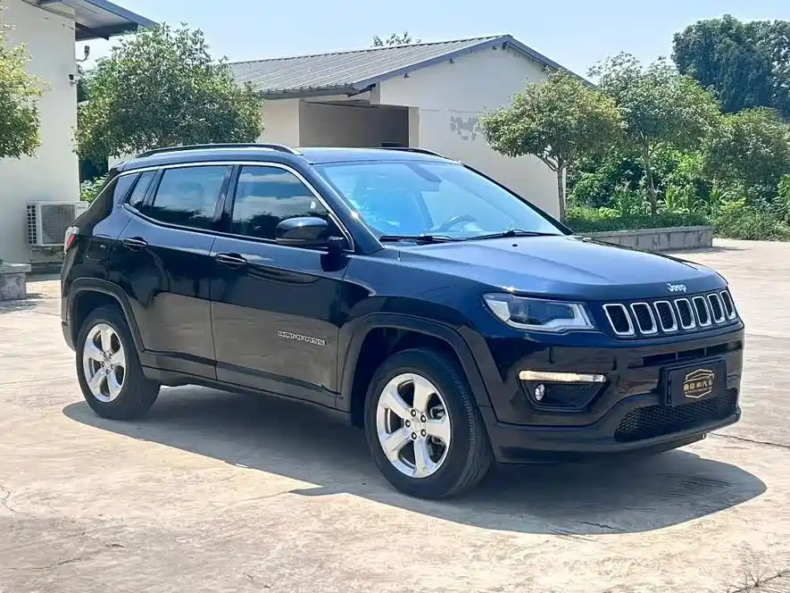 Jeep Compass — фото 3
