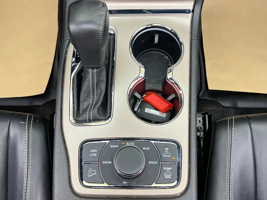 Jeep Grand Cherokee (Import) — фото 24