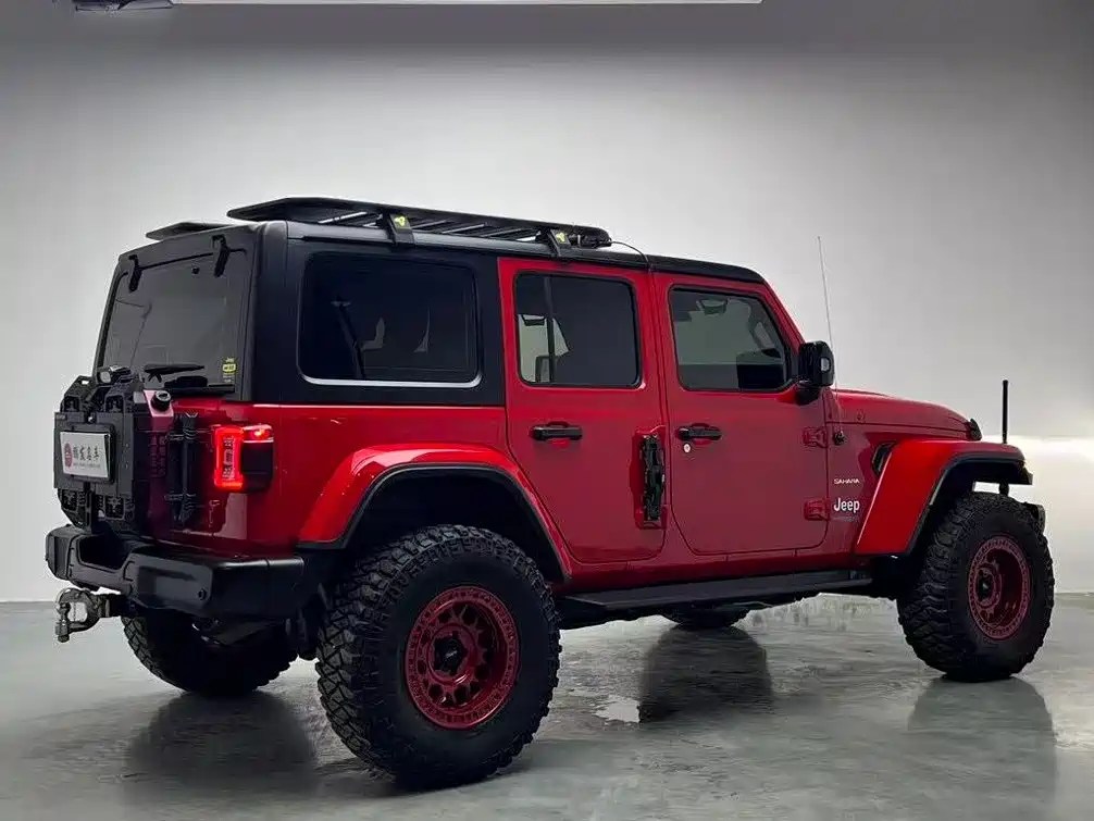 Jeep Wrangler PHEV — фото 15