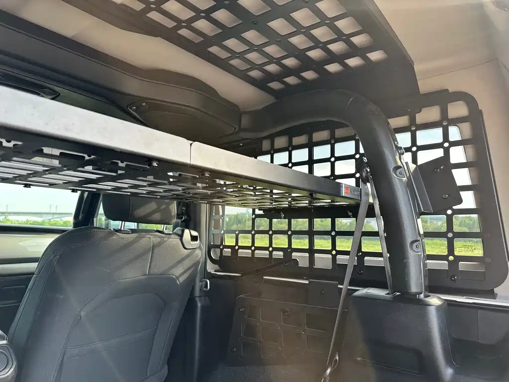 Jeep Wrangler — фото 11