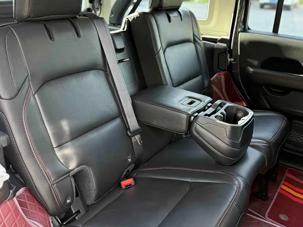Jeep Wrangler — фото 13