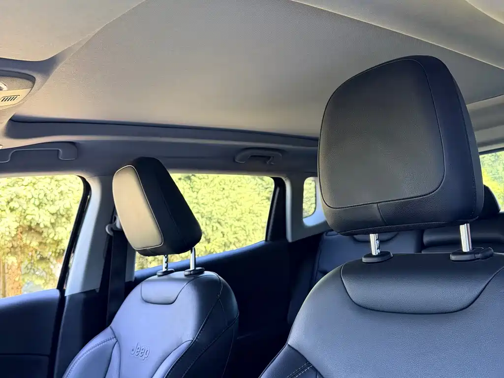 Jeep Compass — фото 15