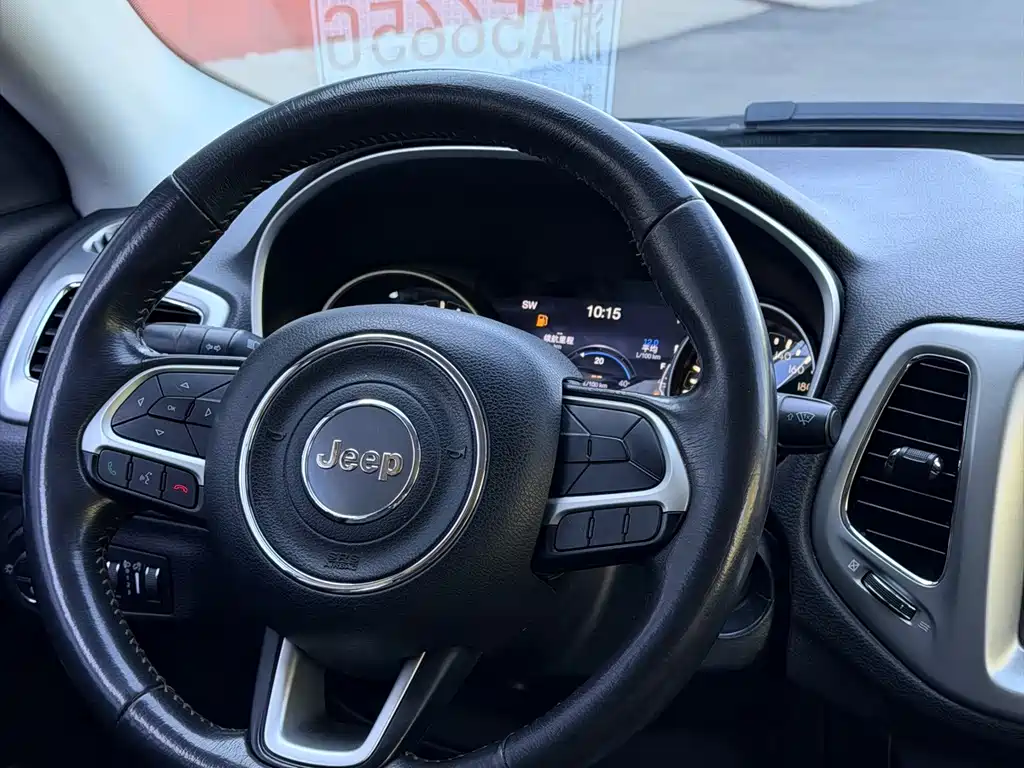 Jeep Compass — фото 20