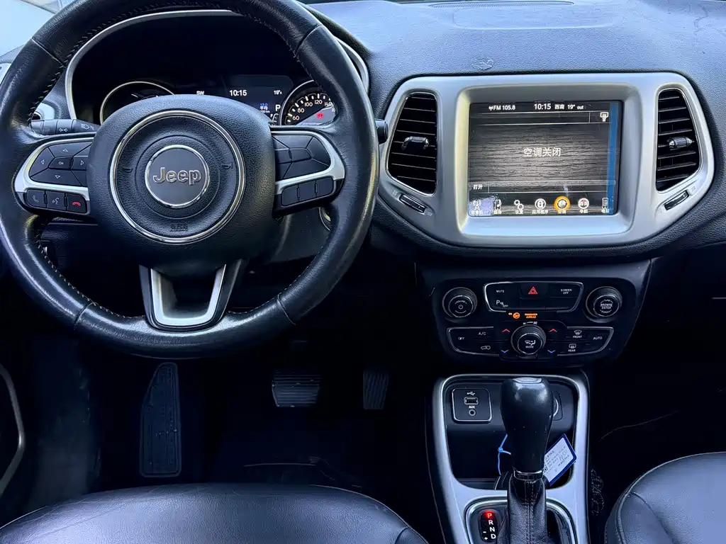 Jeep Compass — фото 23