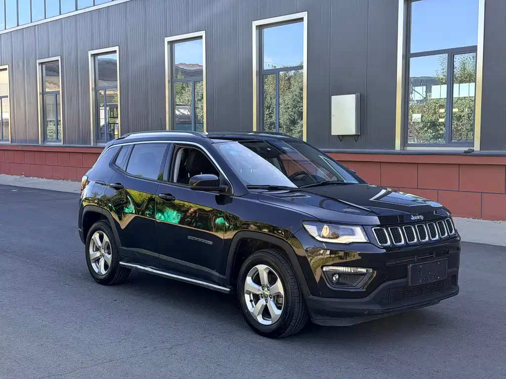Jeep Compass — фото 4
