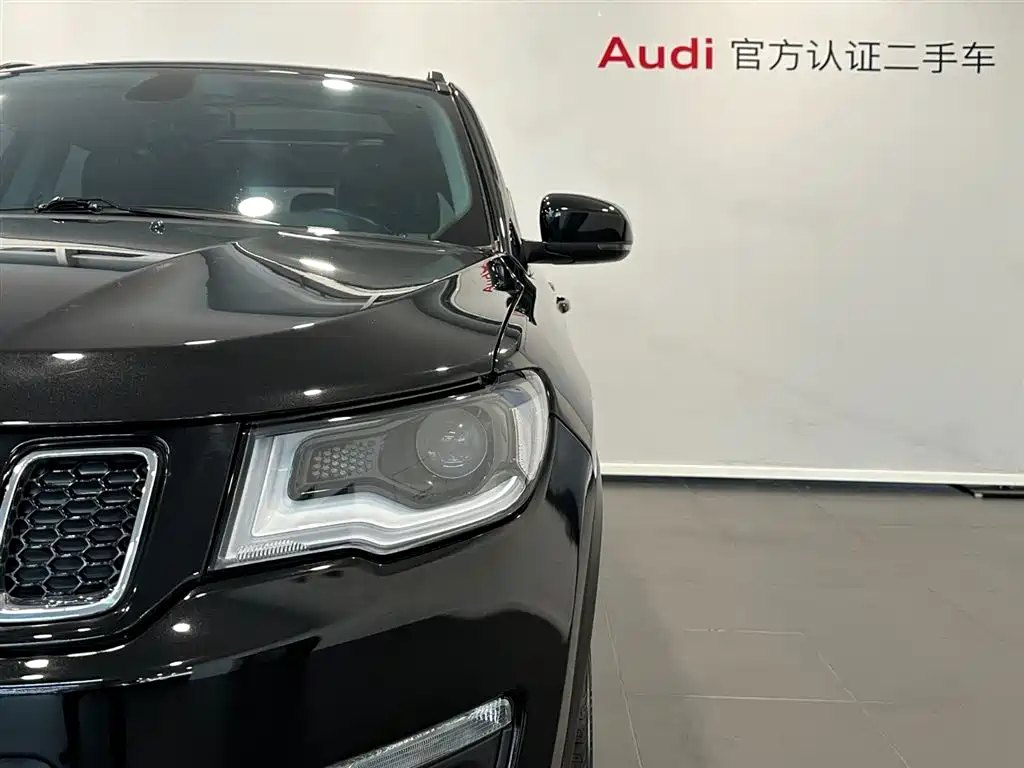 Jeep Compass — фото 14