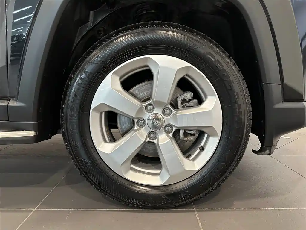 Jeep Compass — фото 15