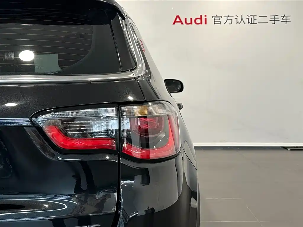 Jeep Compass — фото 16