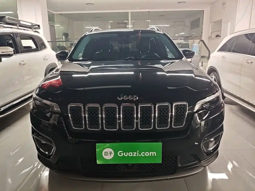 Jeep Cherokee — фото 3