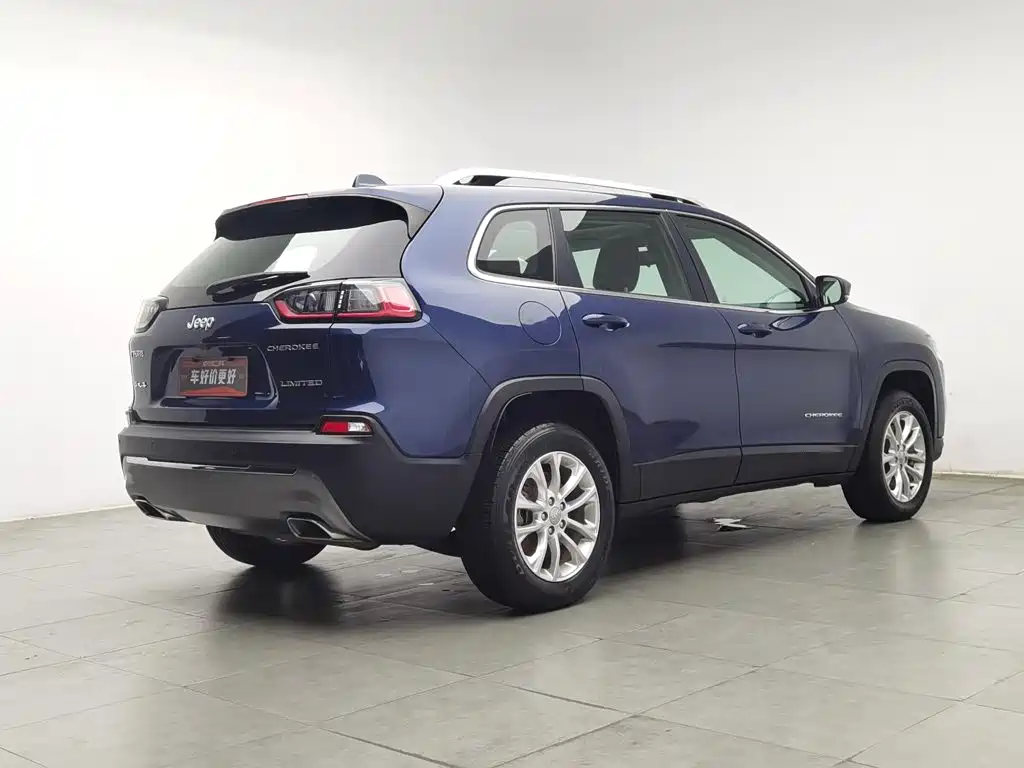 Jeep Cherokee — фото 2