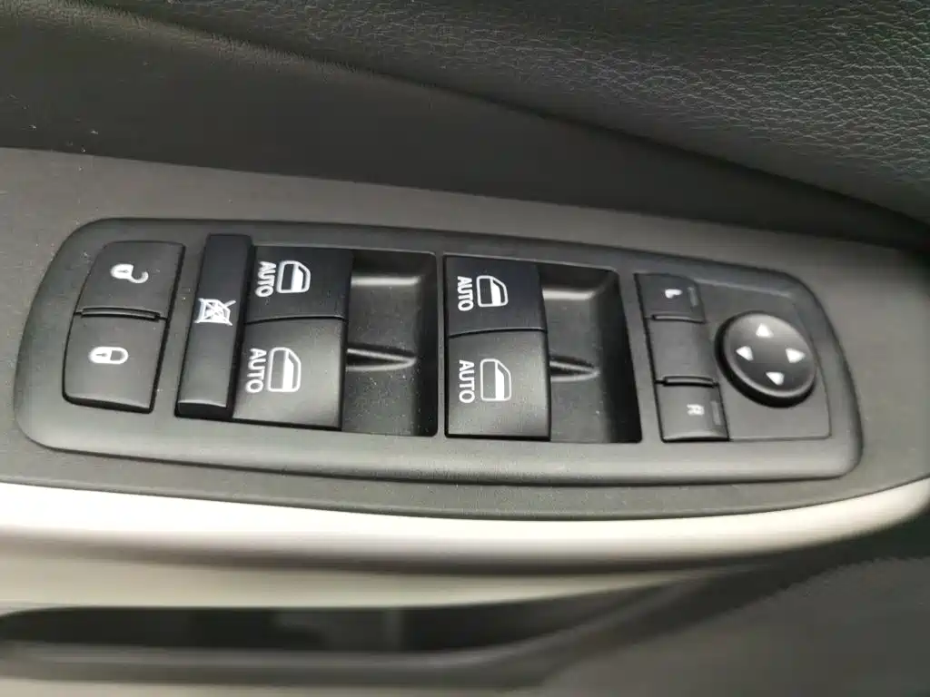 Jeep Cherokee — фото 9