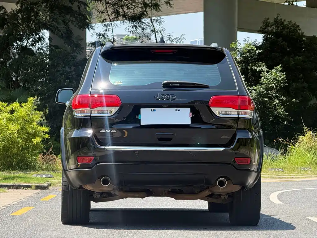 Jeep Grand Cherokee (Import) — фото 6