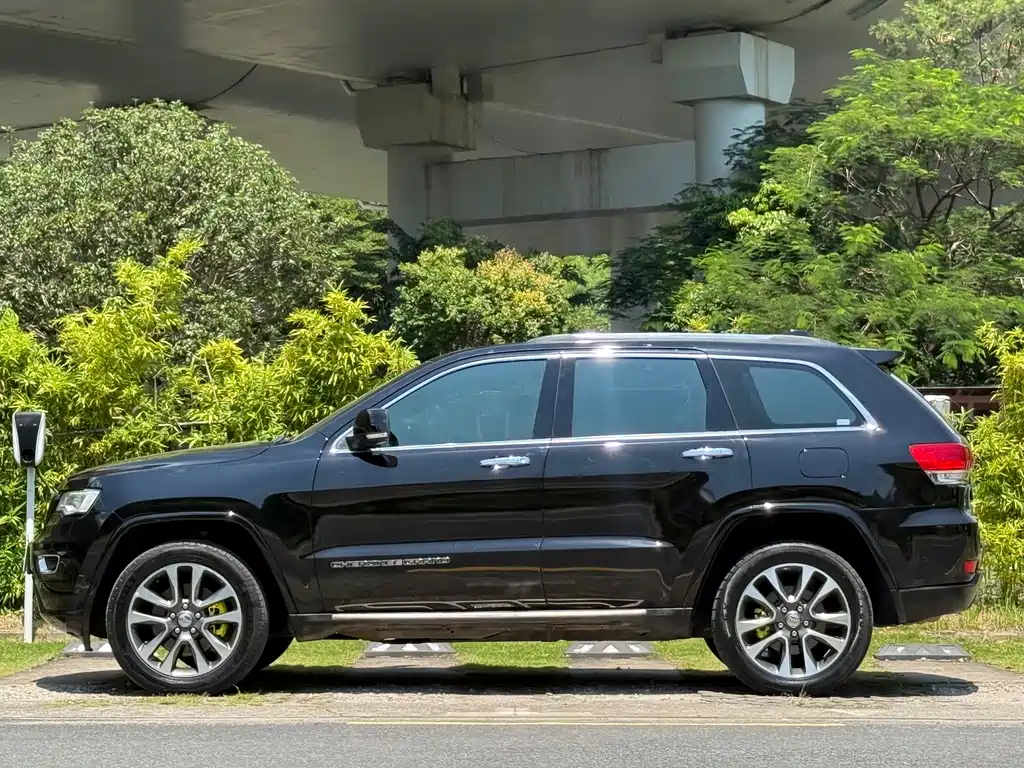 Jeep Grand Cherokee (Import) — фото 7