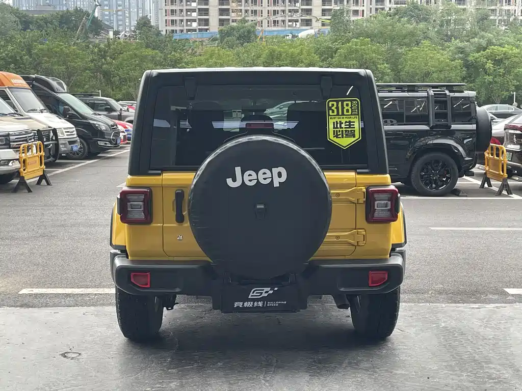 Jeep Wrangler — фото 13