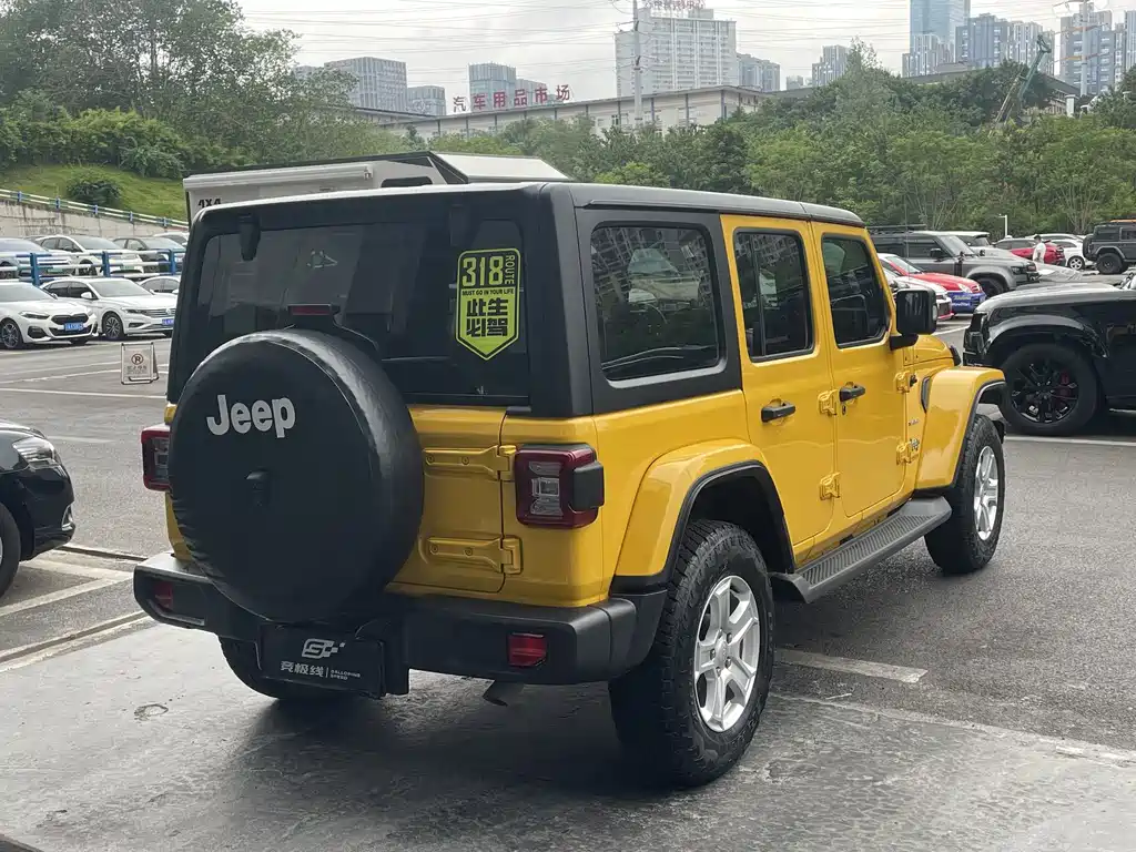 Jeep Wrangler — фото 14