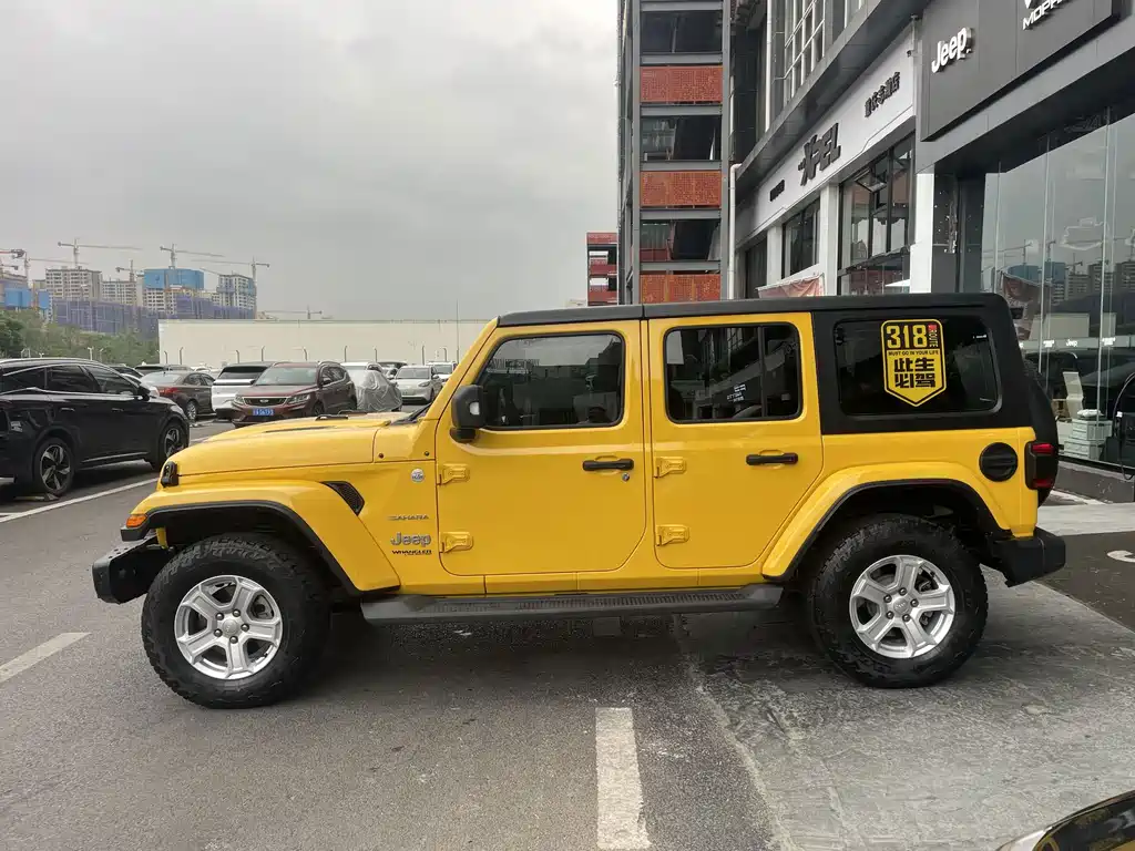 Jeep Wrangler — фото 9