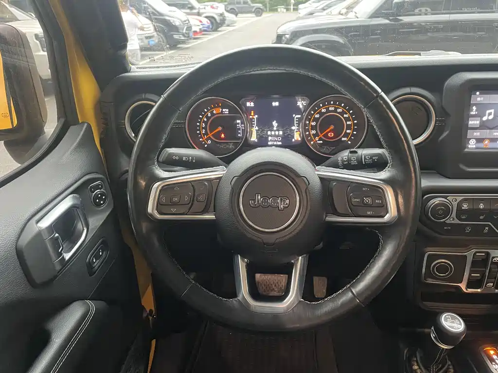 Jeep Wrangler — фото 10