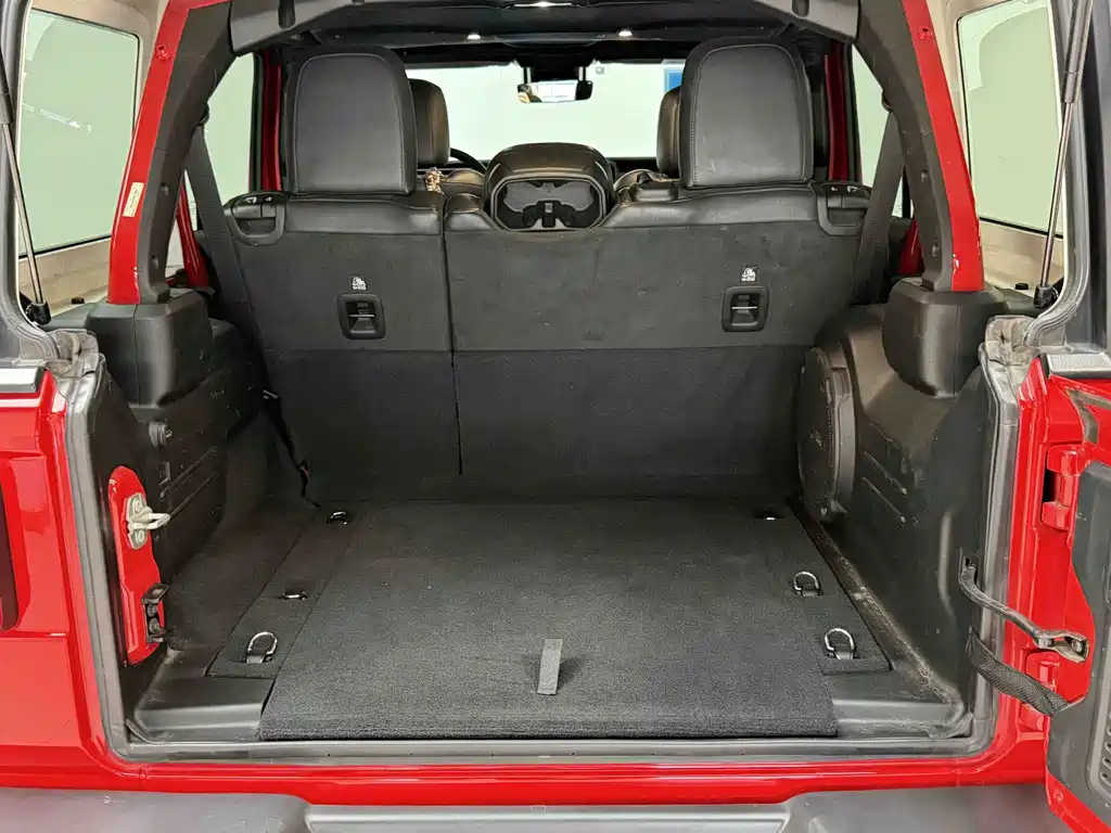 Jeep Wrangler — фото 17