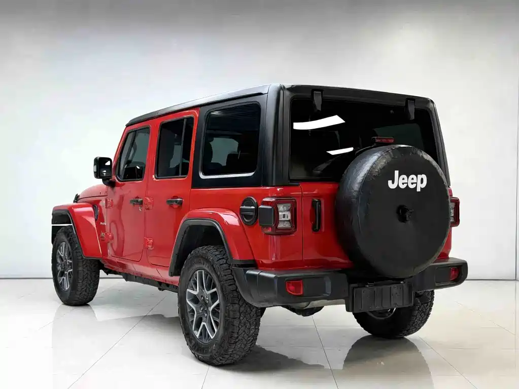 Jeep Wrangler — фото 19