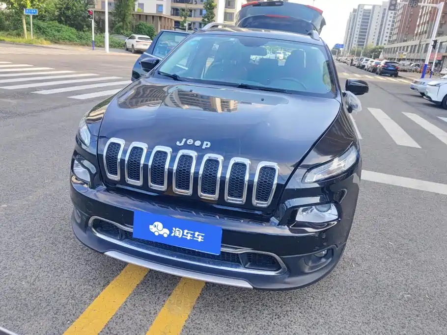 Jeep Cherokee — фото 2