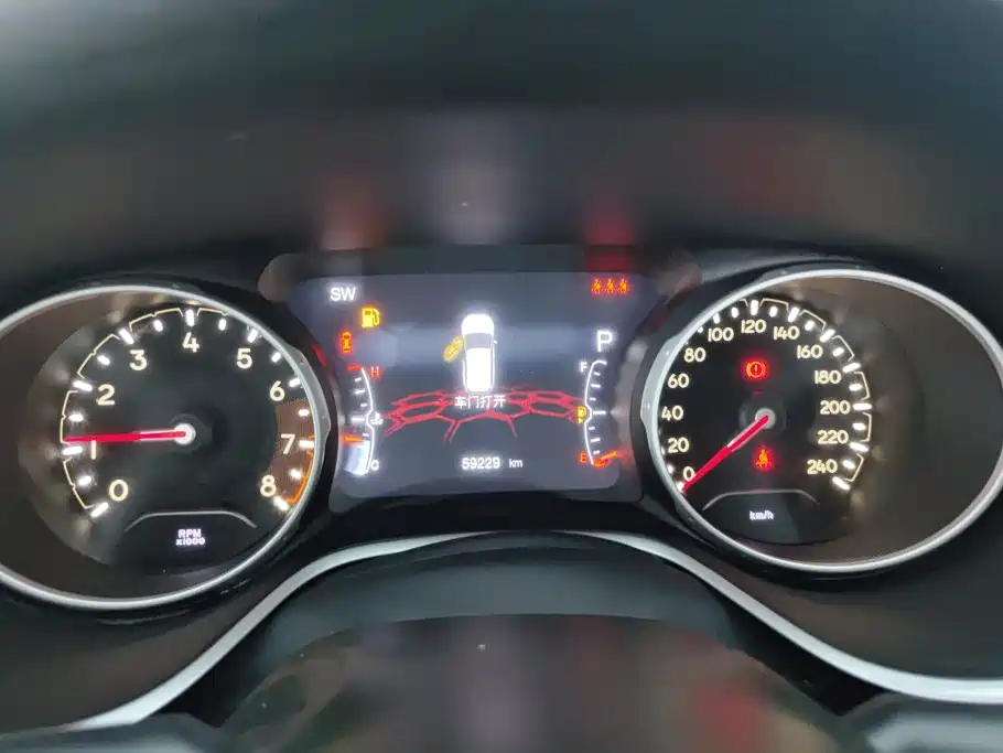 Jeep Compass — фото 14