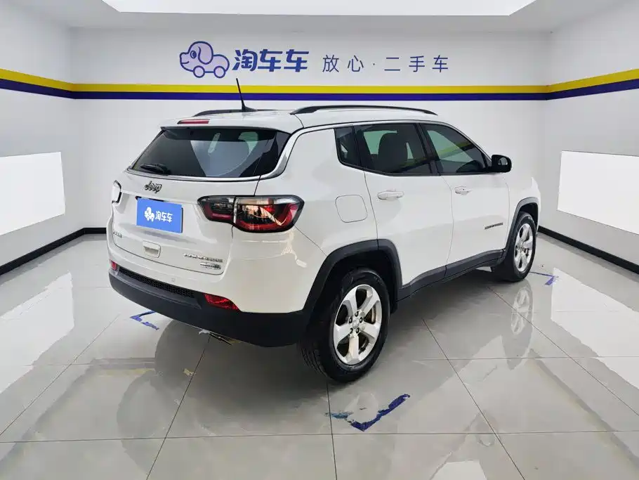Jeep Compass — фото 3