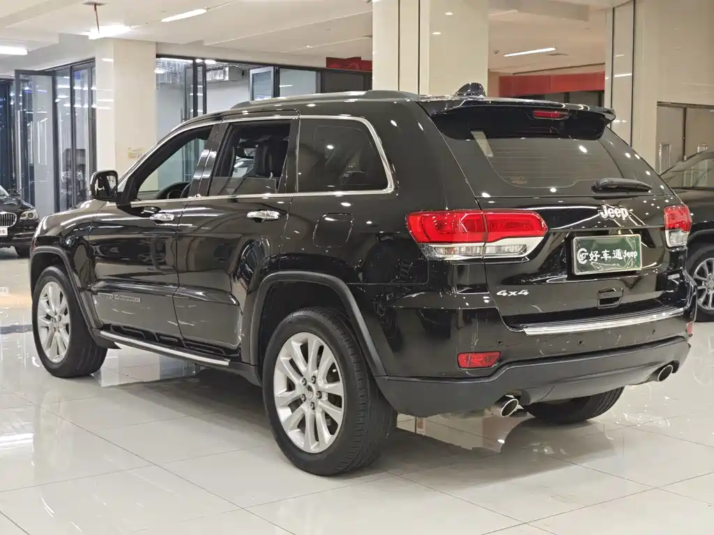 Jeep Grand Cherokee (Import) — фото 15