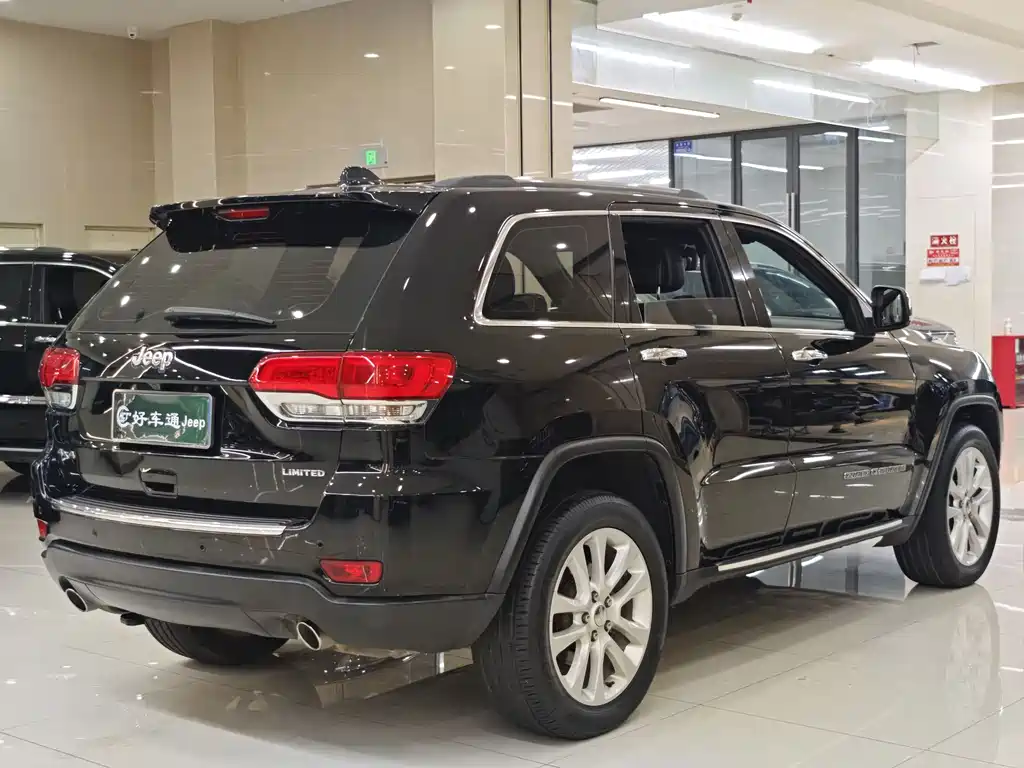 Jeep Grand Cherokee (Import) — фото 17