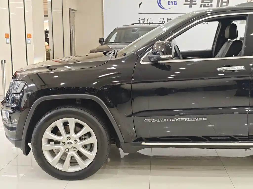 Jeep Grand Cherokee (Import) — фото 21