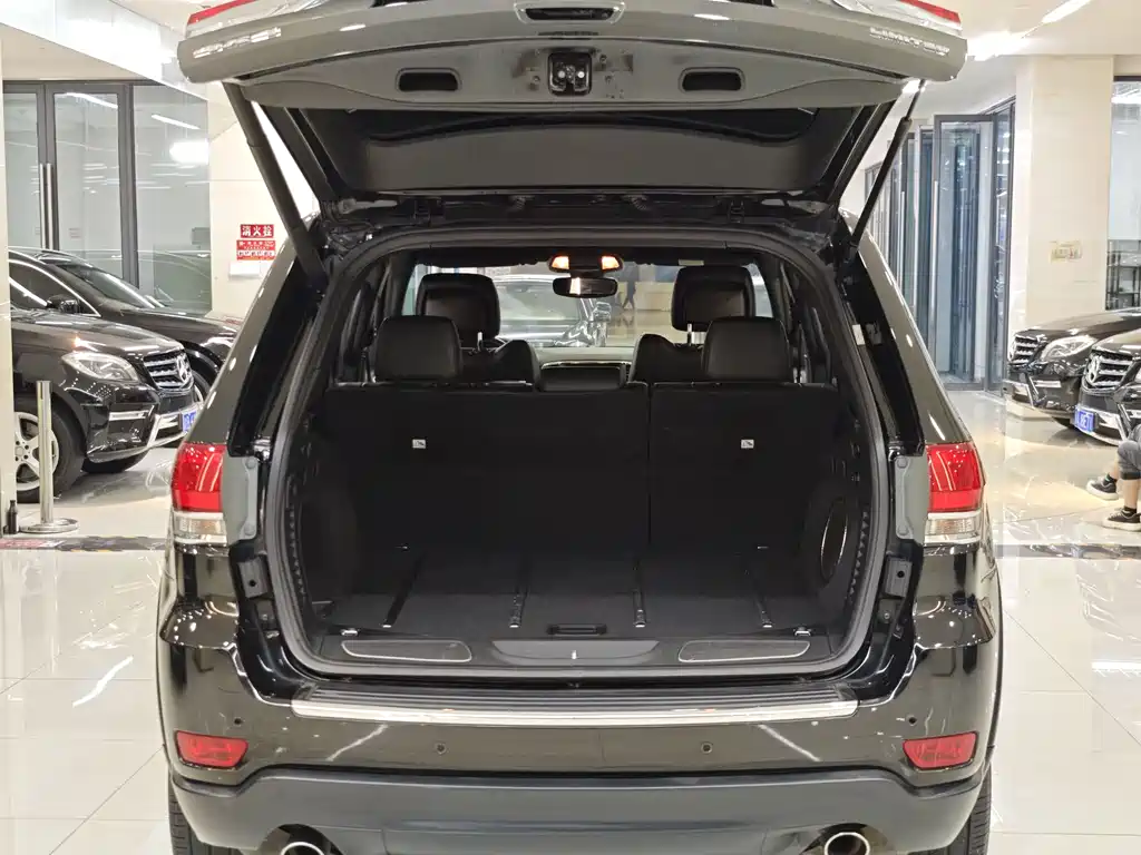 Jeep Grand Cherokee (Import) — фото 22