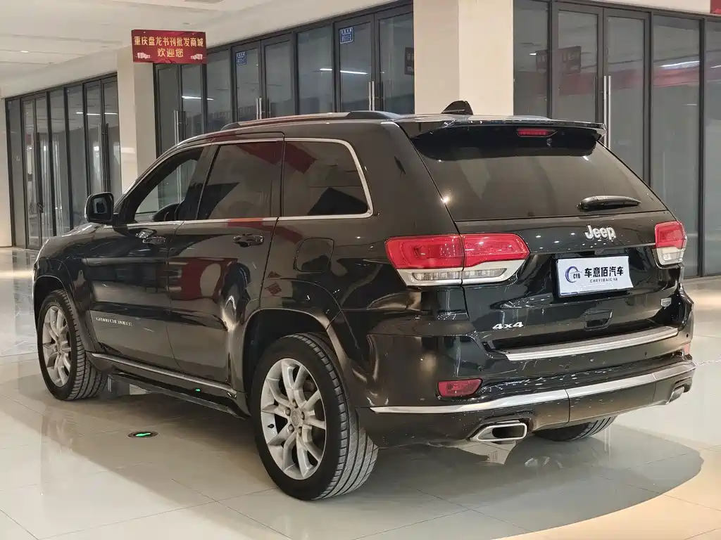 Jeep Grand Cherokee (Import) — фото 15