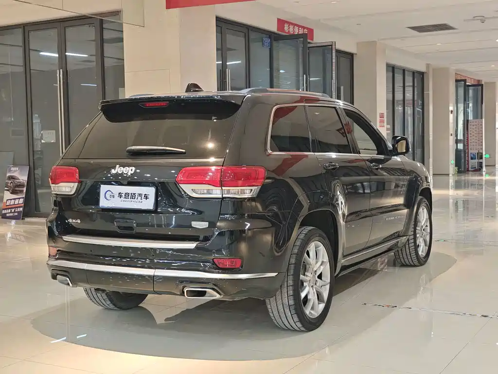 Jeep Grand Cherokee (Import) — фото 17