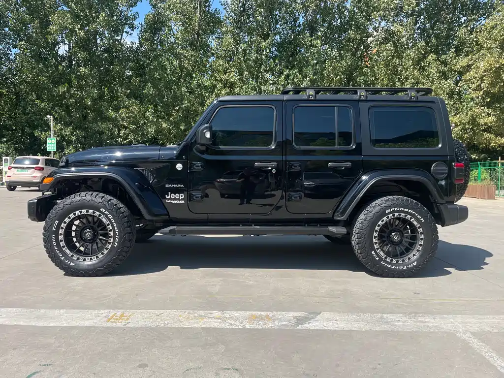 Jeep Wrangler — фото 8