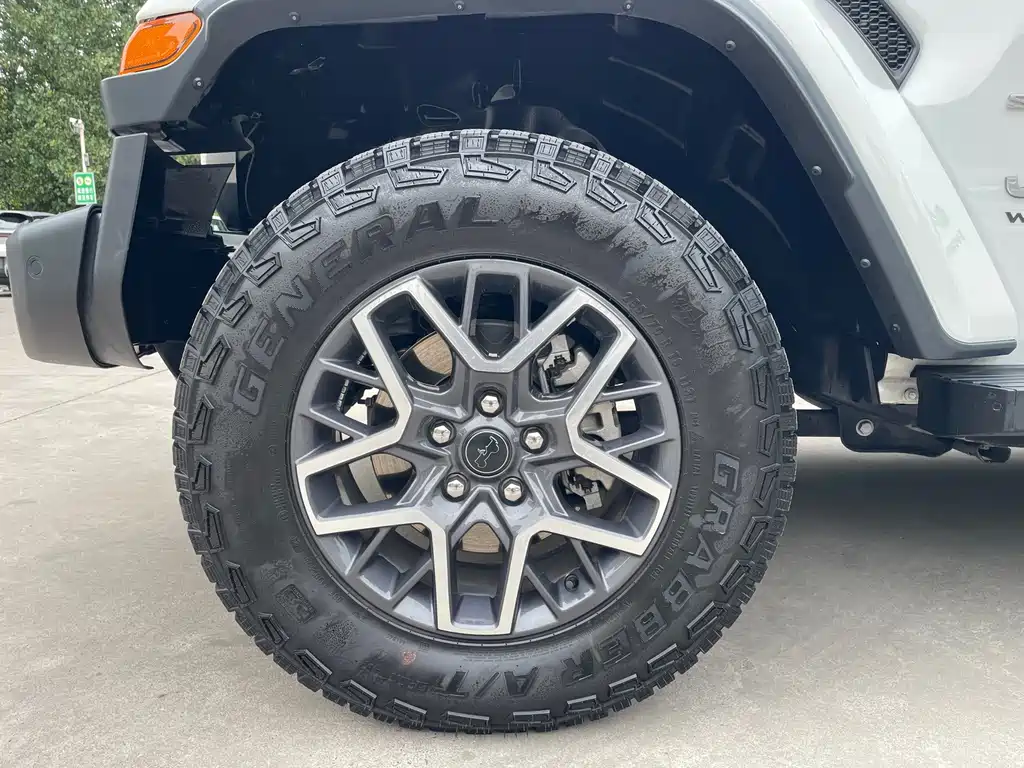Jeep Wrangler — фото 4