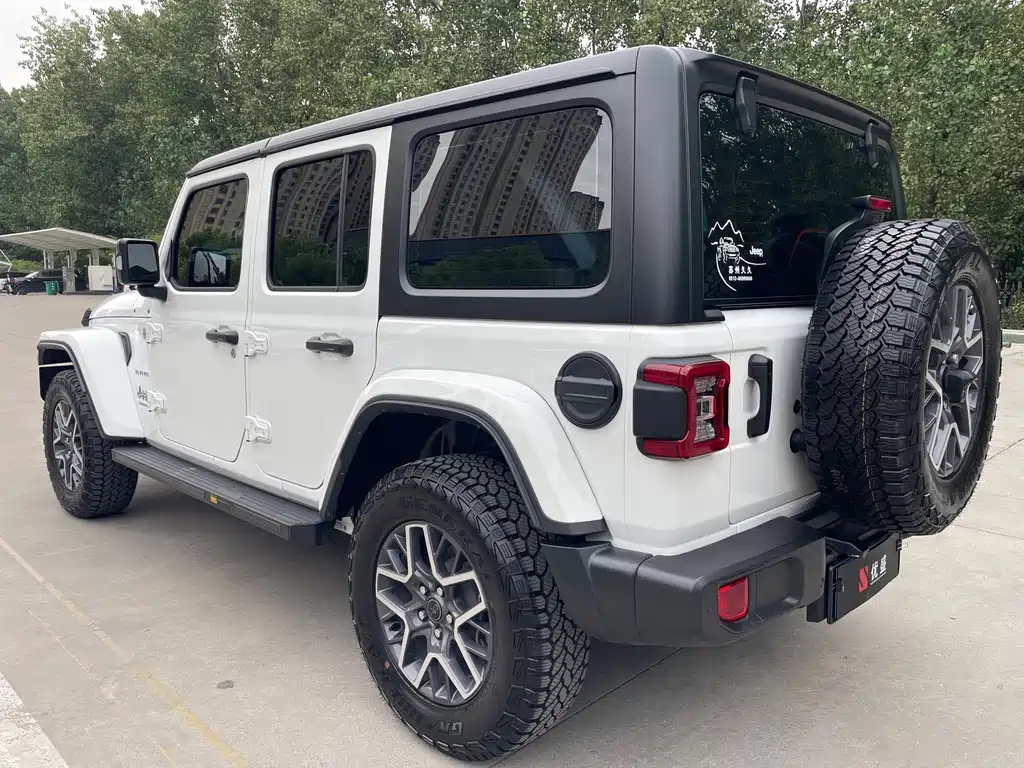 Jeep Wrangler — фото 6