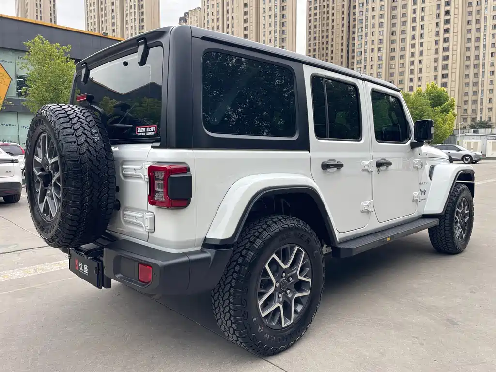 Jeep Wrangler — фото 8