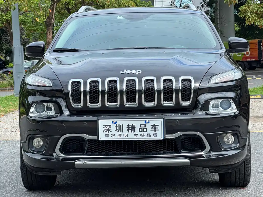 Jeep Cherokee — фото 2