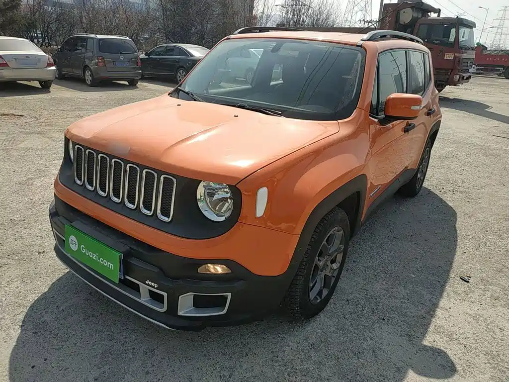 Jeep Renegade — фото 2
