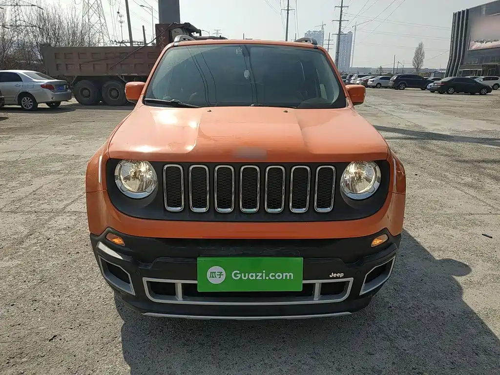 Jeep Renegade — фото 3