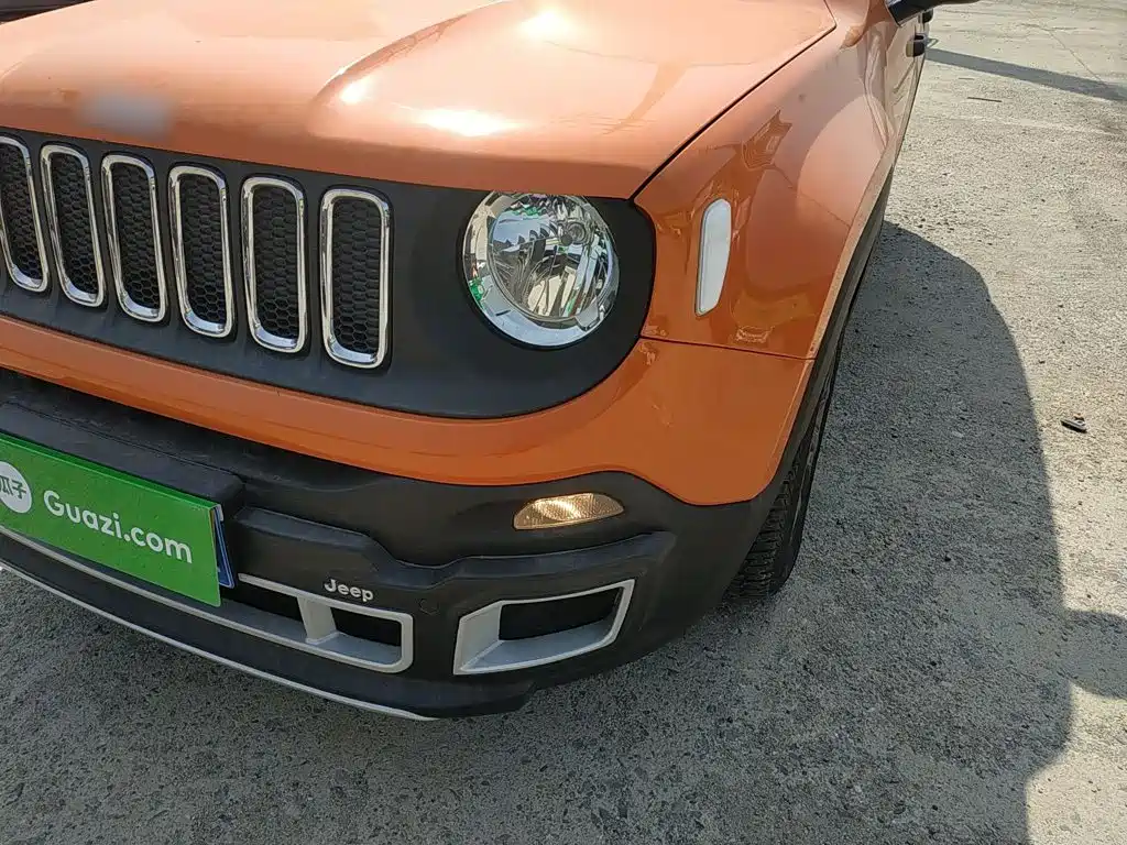 Jeep Renegade — фото 23