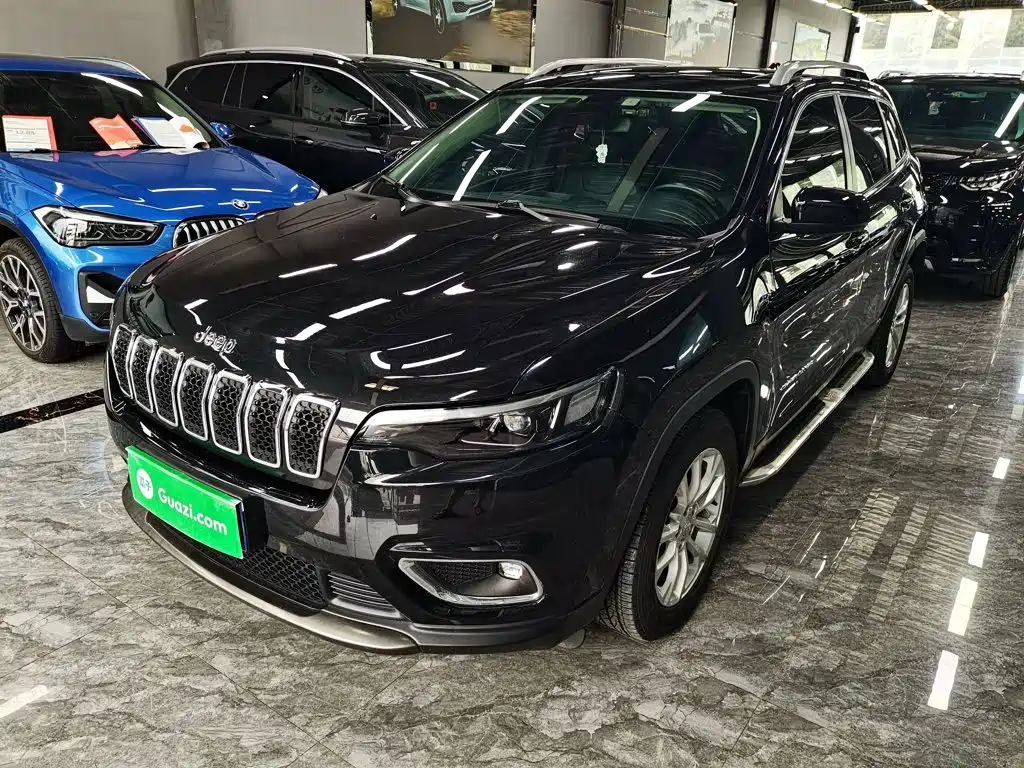 Jeep Cherokee — фото 2