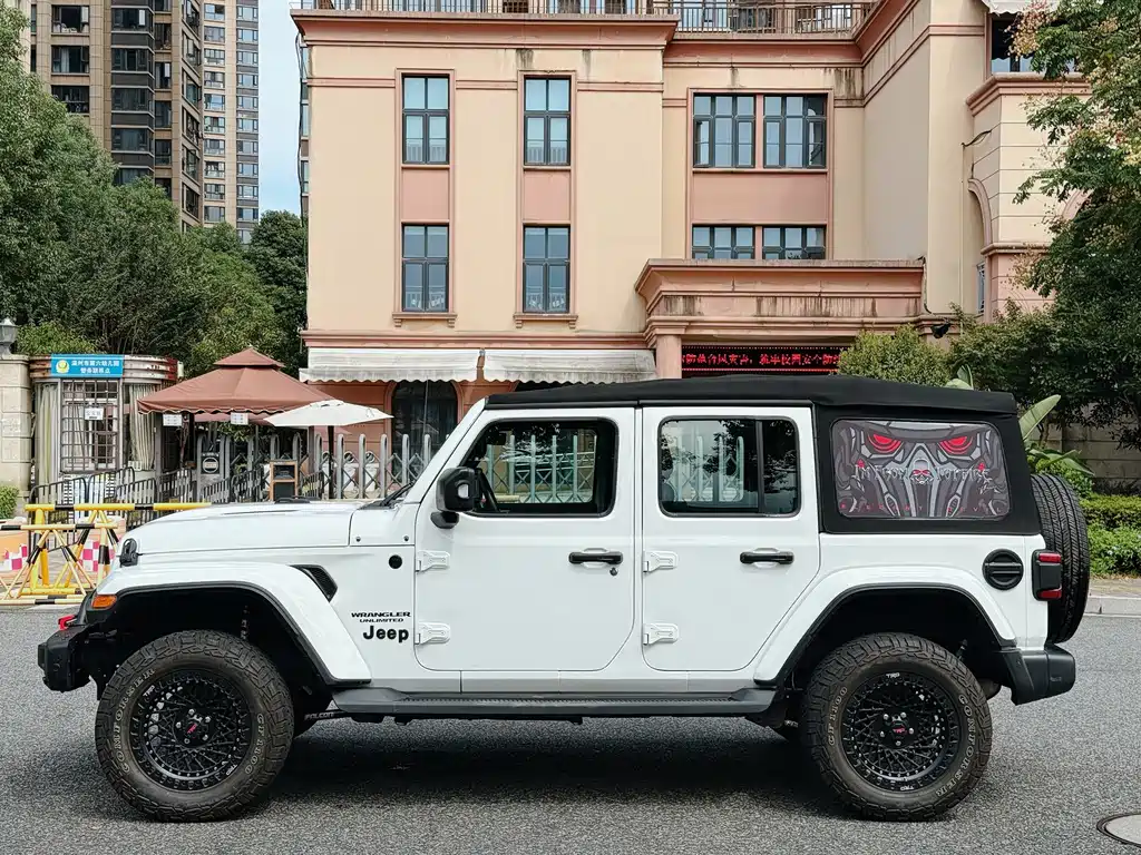 Jeep Wrangler — фото 4