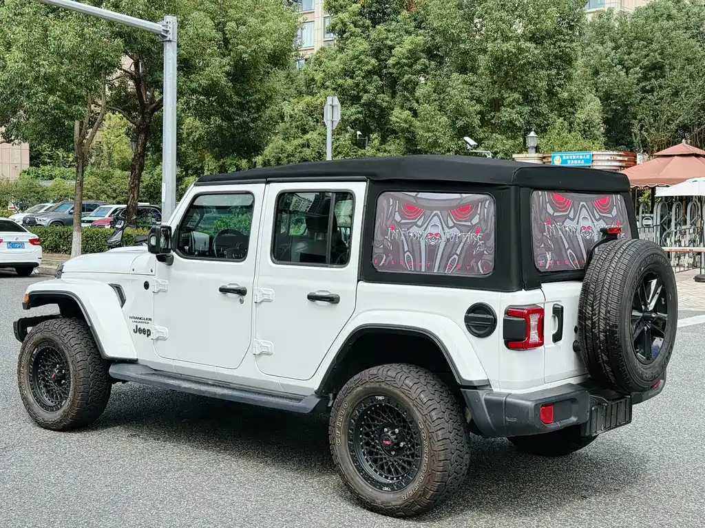 Jeep Wrangler — фото 5