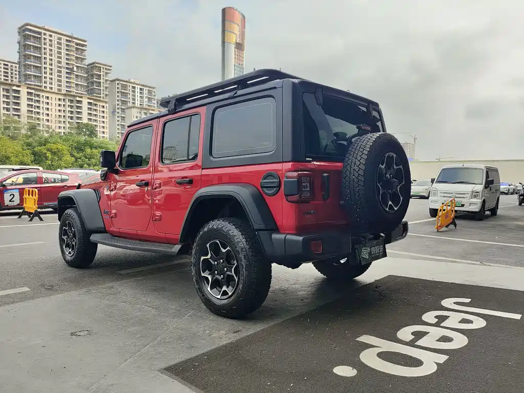 Jeep Wrangler PHEV — фото 15