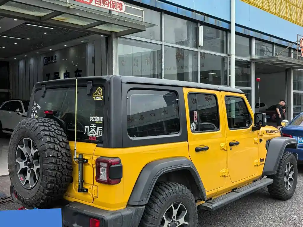 Jeep Wrangler — фото 11